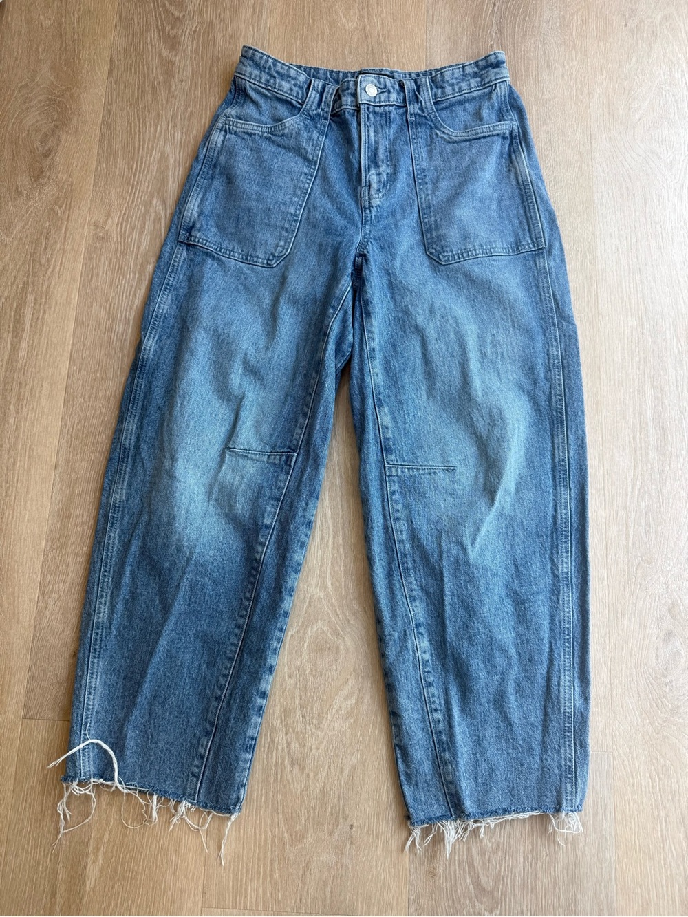 Relaxed Blue Women's Denim Jeans with Raw Hem